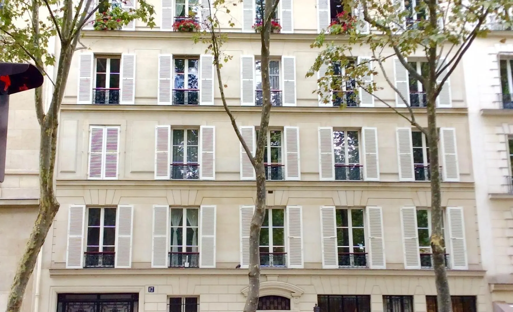 Brouilly Apartment One Block From Eiffel Tower Paris